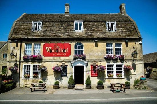 The White Hart Hotell Atworth Exteriör bild