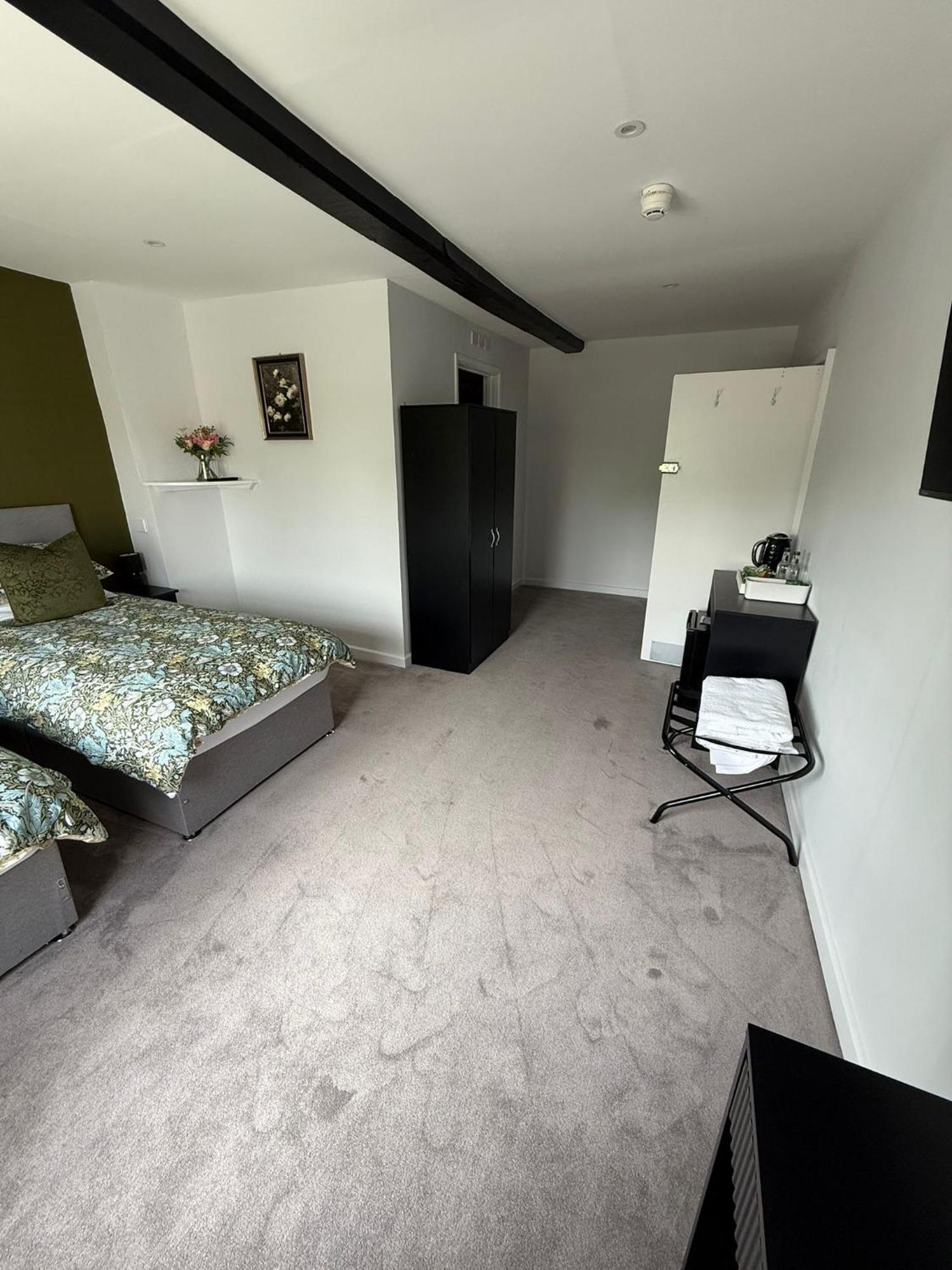 The White Hart Hotell Atworth Exteriör bild