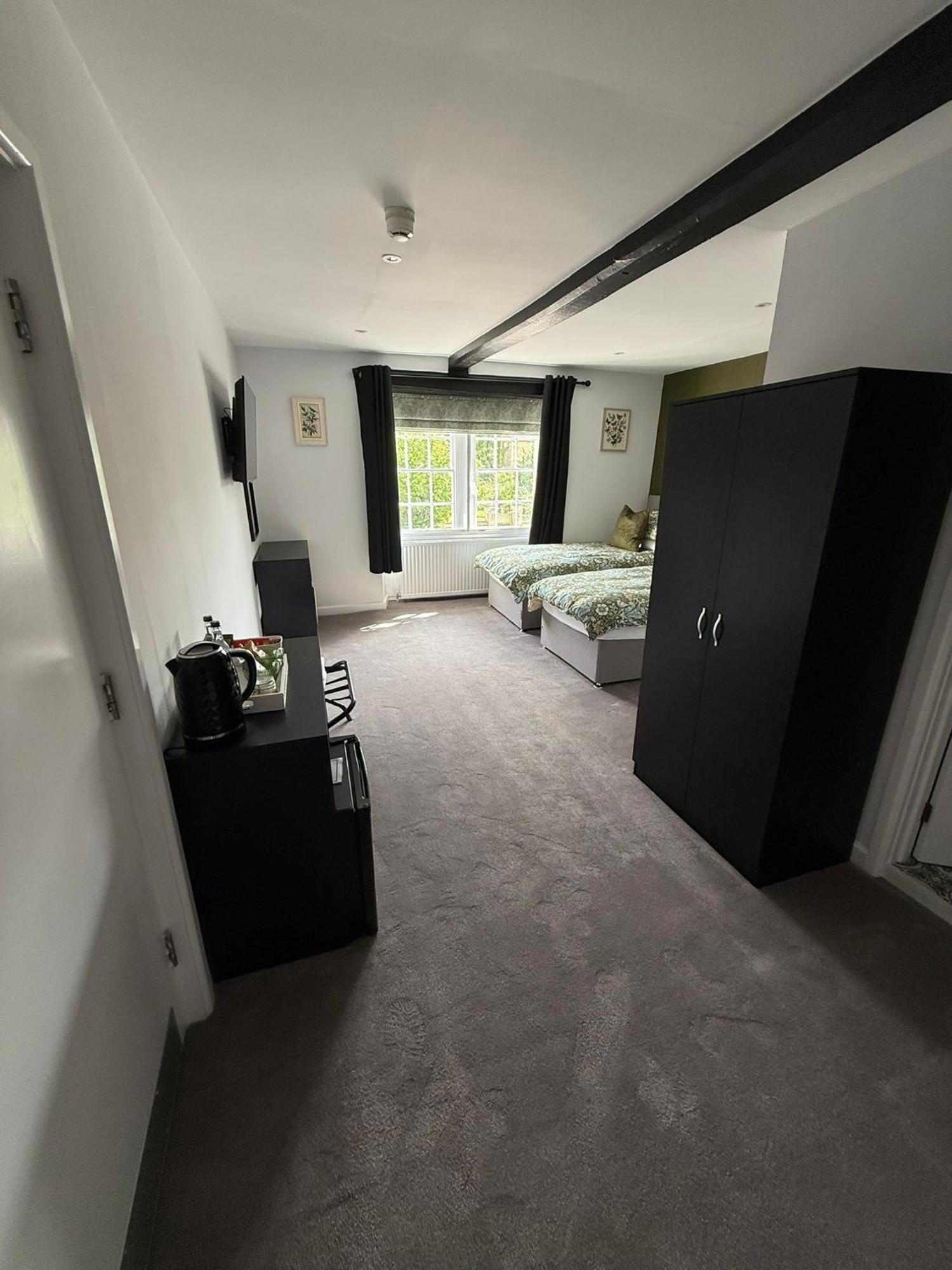 The White Hart Hotell Atworth Exteriör bild